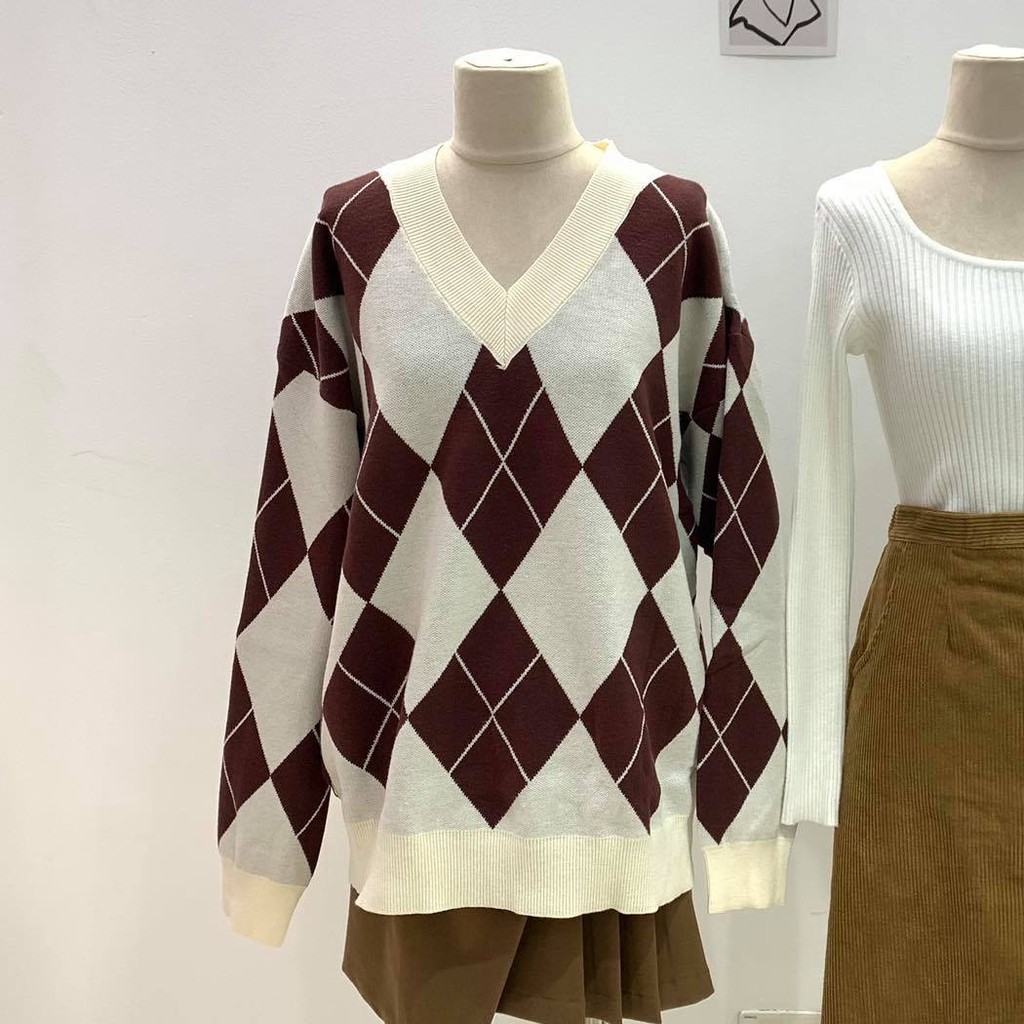 Áo len họa tiết hình thoi