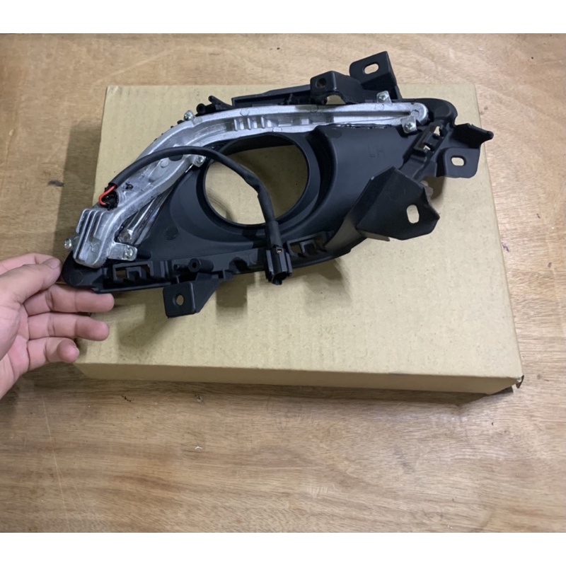 Ốp đèn gầm mazda 6