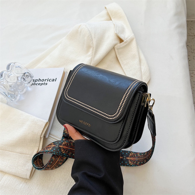 Túi Đeo Chéo Dáng Vuông Nhỏ Thiết Kế Mới Cao Cấp Thời Trang