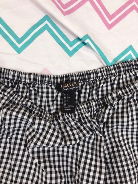 Áo trễ vai caro F21