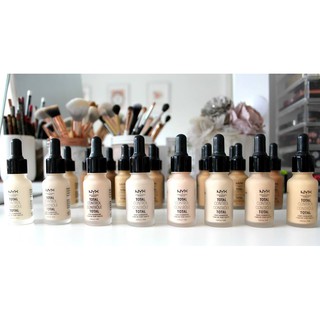 Kem nền Nyx Total Control Drop Foundation.