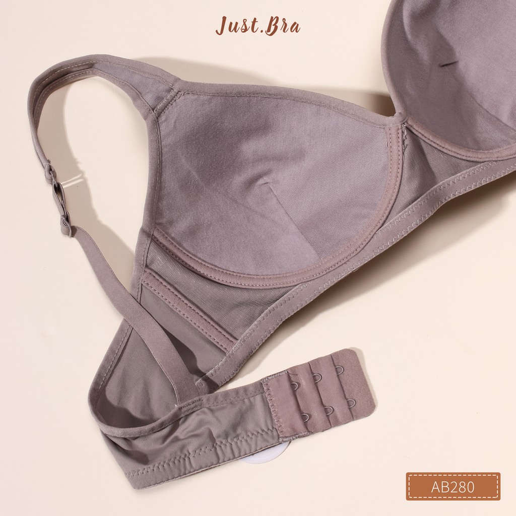 Áo ngực Just Bra có đường may giả gọng, quả ngực tròn lên form AB280