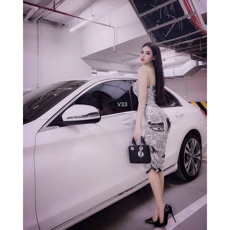 Đầm body qua gối hoạ tiết báo cá tính có mút