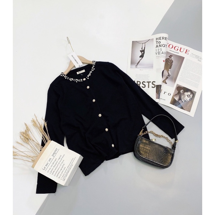 Cardigan đen cổ đá