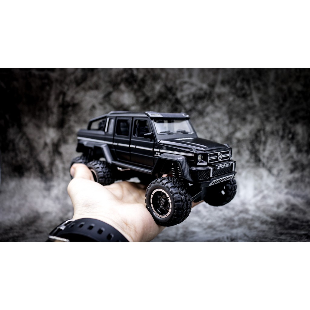 MÔ HÌNH MERCEDES BENZ G63 65 G500 6X6 MATT BLACK 1:32 NEWAO KHÔNG HỘP 5361