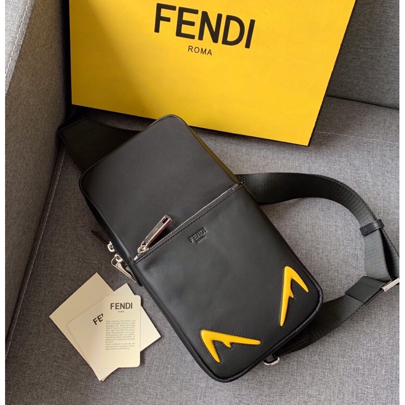 túi đeo ngực thời trang nam dáng dài khoá kéo da mềm fendi FD