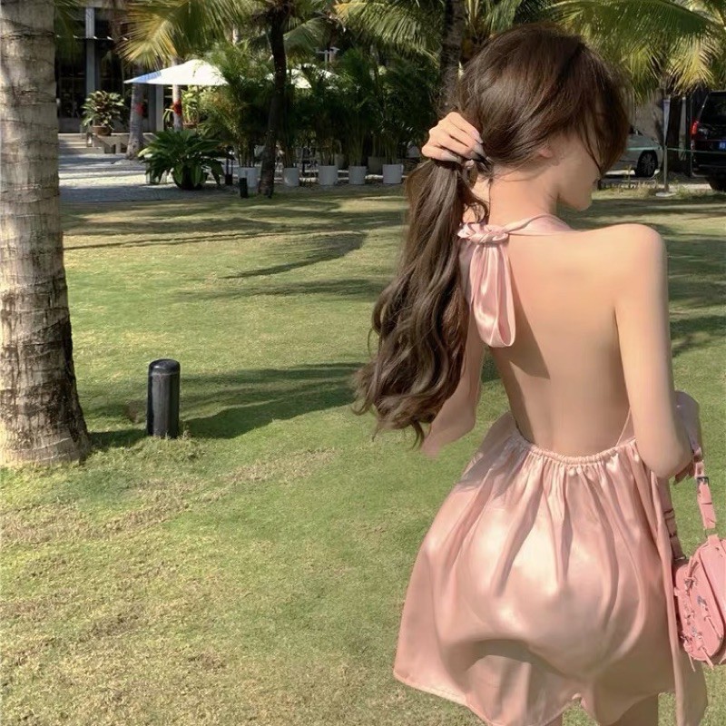 🍒🍒 Đầm yếm buộc cổ sexy xinh xắn, quyến rũ, màu hồng dễ thương đầy mê hoặc