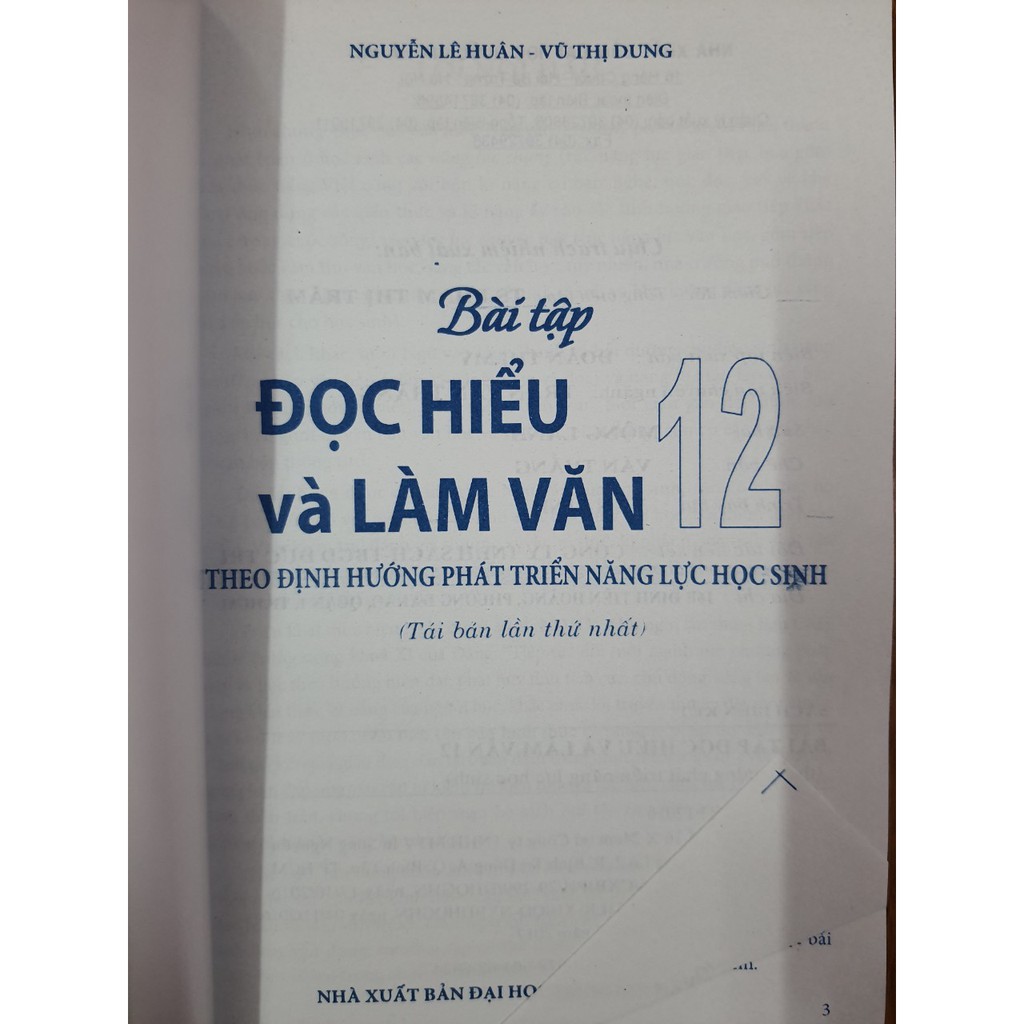 Sách - Bài tập Đọc Hiểu và Làm Văn theo định hướng phát triển năng lực học sinh 12
