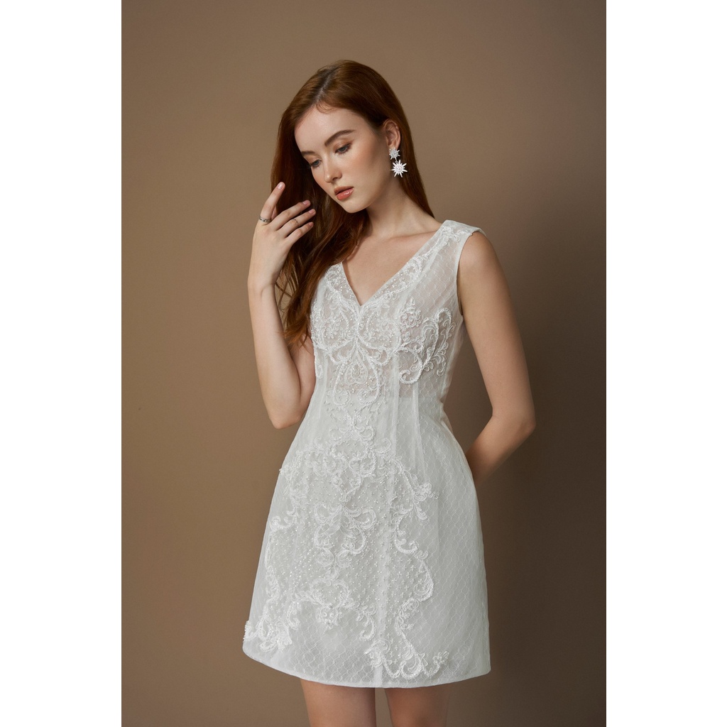 MAVEN - Váy trắng cổ V đính kết Jena Dress