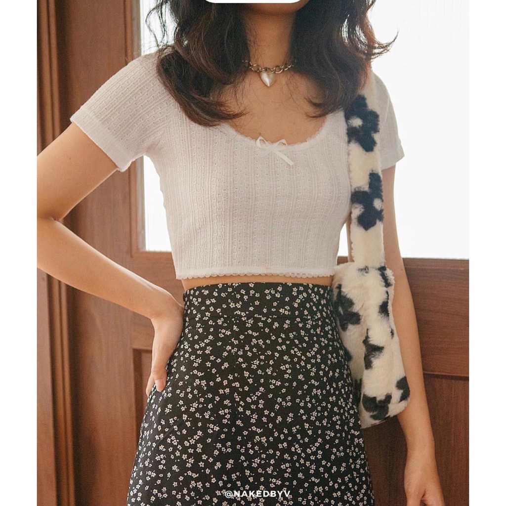 SET ÁO CROPTOP TRẮNG VIỀN REN + CHÂN VÁY MIDI HOA CÚC | BigBuy360 - bigbuy360.vn