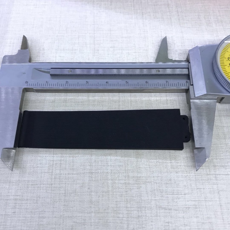 Dây Đeo Đồng Hồ Bằng Silicon Nhiều Màu Sắc 13mm*20mm Kèm Khóa Kim Loại 18mm