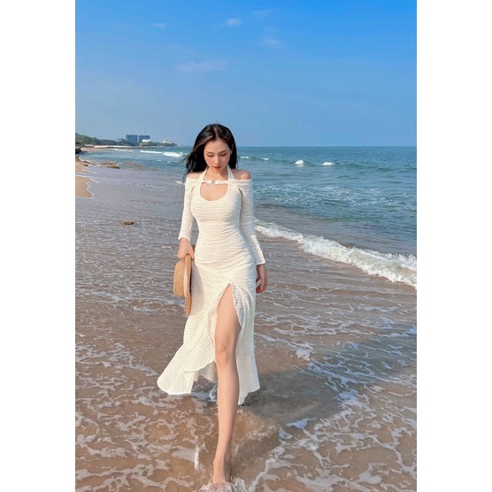 Đầm maxi trễ vai cổ yếm bèo lai