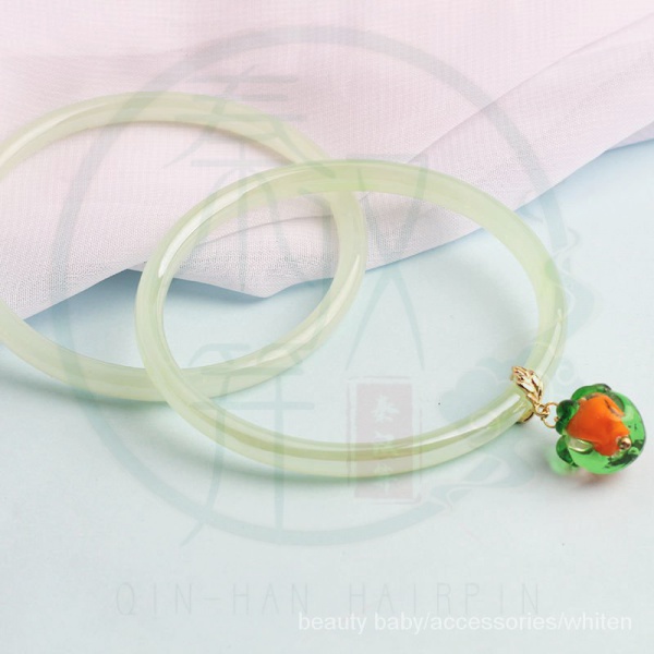 Vòng đeo tay thiết kế có chuông kiểu dáng màu sắc đẹp mắt thời trang dành cho nữ