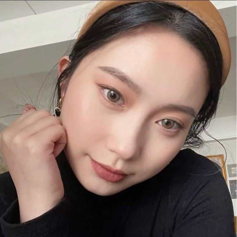 Son kem lì Rare Beauty