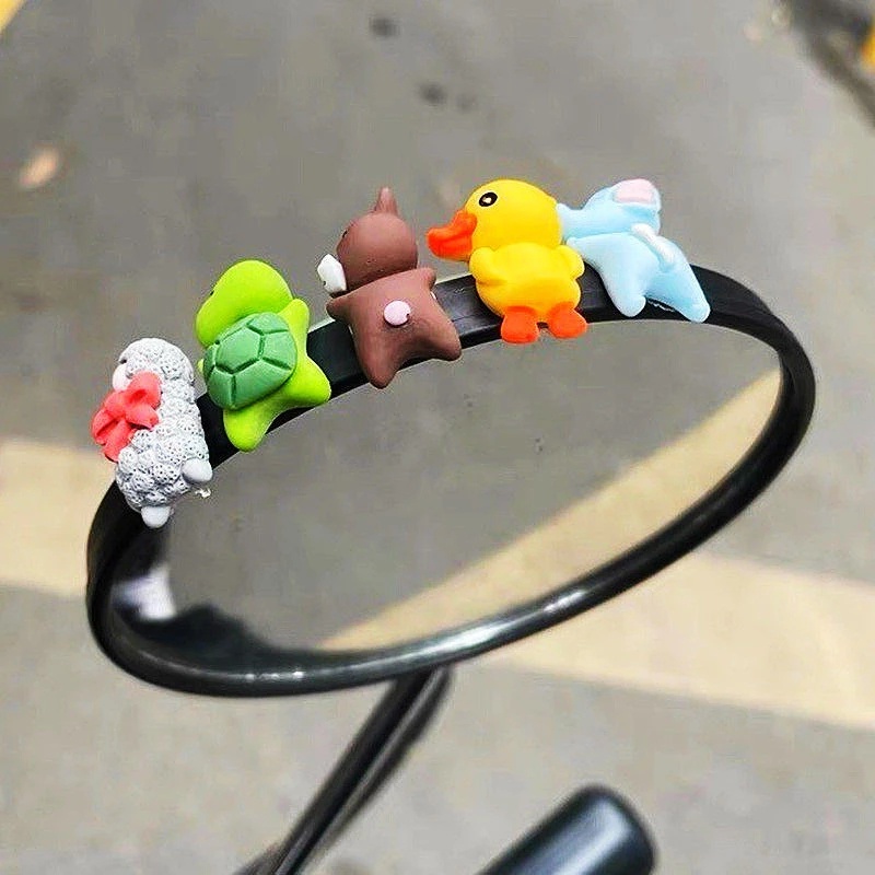 1 Phụ Kiện Trang Trí Mini Kiểu Dáng Động Vật Hoạt Hình Dễ Thương Cho Xe Hơi