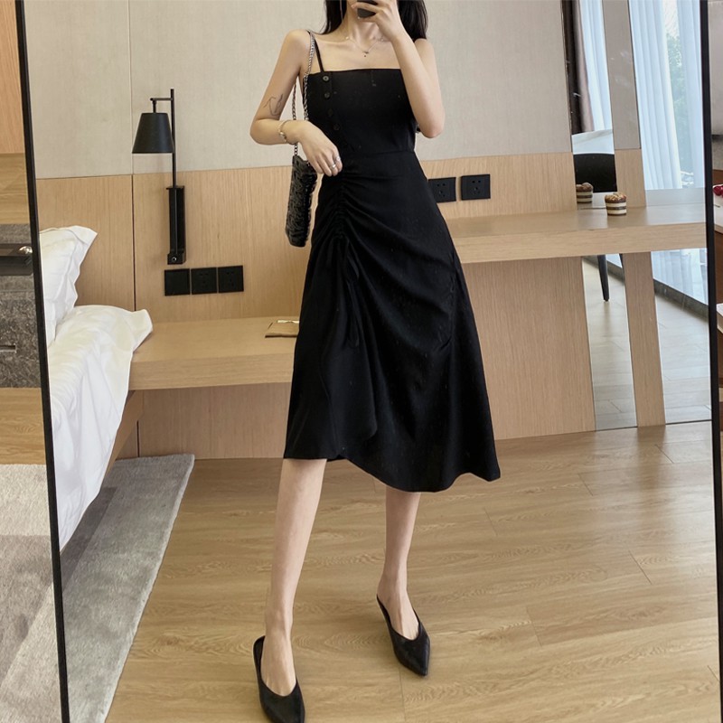 Váy hai dây kiểu dáng thời trang sành điệu cho nữ | BigBuy360 - bigbuy360.vn