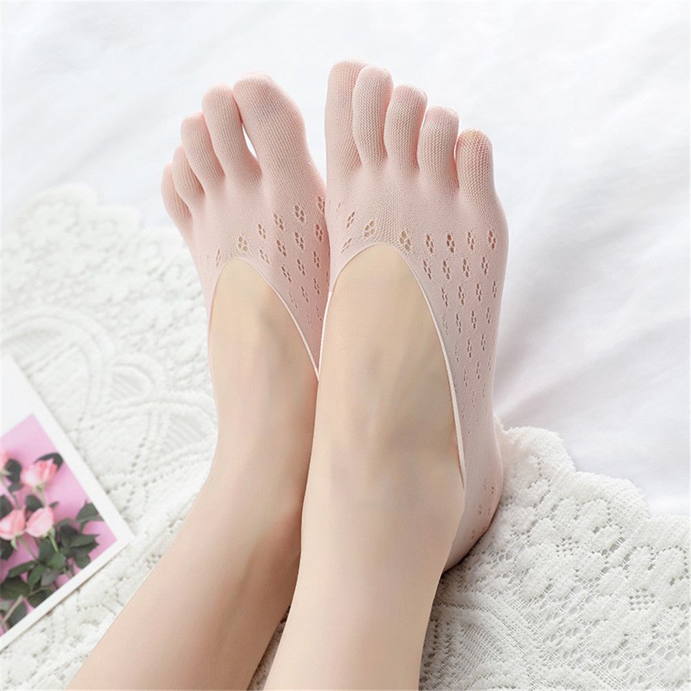 Vớ cổ thuyền xỏ ngón chất liệu thoáng khí chống trượt gồm nhiều màu tùy chọn dành cho nữ