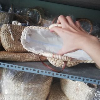 Giỏ lục bình hoa trắng