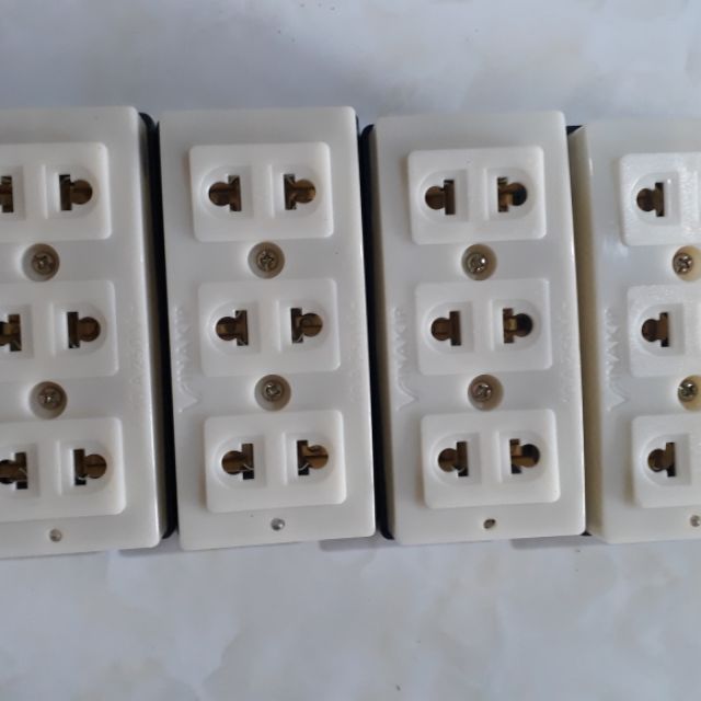 Ổ cắm 3 ngả đa năng Kip