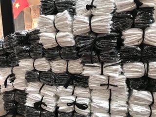 Áo phông cổ tim Pull & Bear hot hit