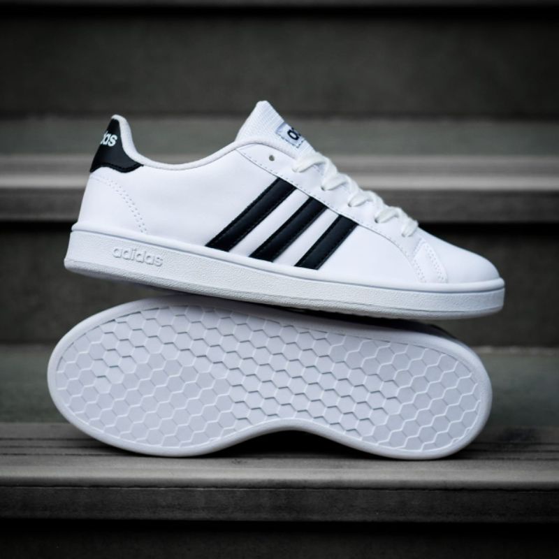 Giày Thể Thao Adidas Grand Court Màu Trắng Đen Cá Tính