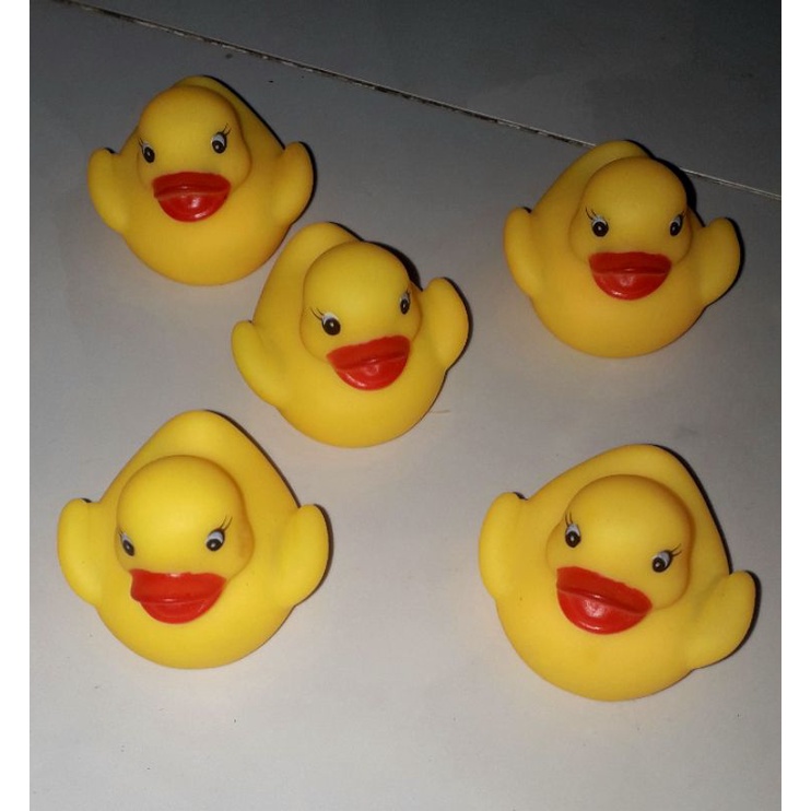 Sét 5 con vịt bằng nhựa dẽo bóp kêu chít chít loại mini