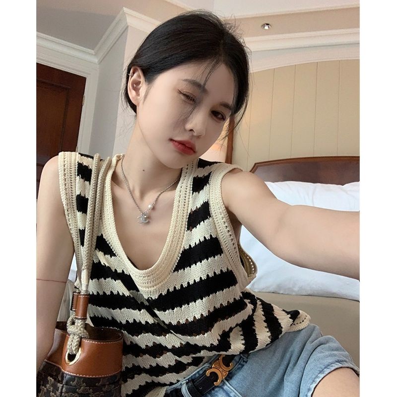 Áo Lửng Nữ Cộc Tay Cổ Tròn Form Rộng Thời Trang Hàn