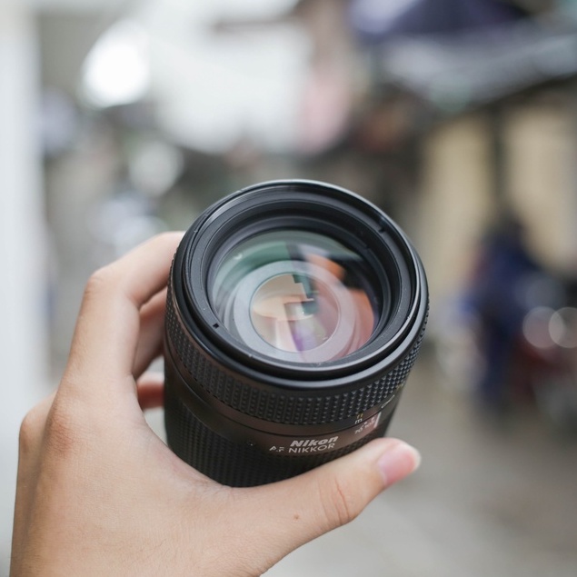 Ống kính máy ảnh Nikon AF NIKKOR 70-210mm F4-5.6 D chuyên chụp chân dung, thể thao, chim chóc