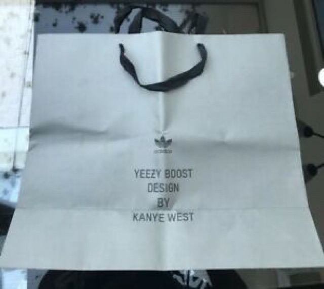 YEEZY BAG CHÍNH XÁC( Túi giấy yeezy adidas chính hãng)