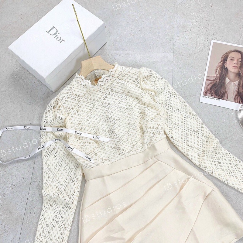 Set váy liền cách điệu kèm hoa