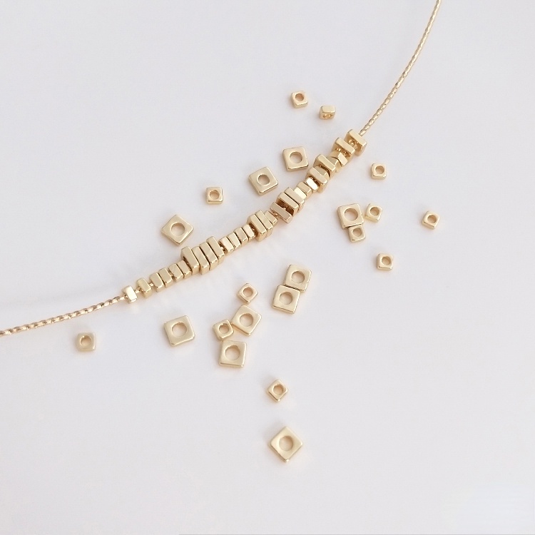 Set 50 Hạt Xỏ Lỗ Bằng Đồng Mạ Vàng 14K Hình Vuông Nhiều Màu Sắc Dùng Để Làm Trang Sức diy