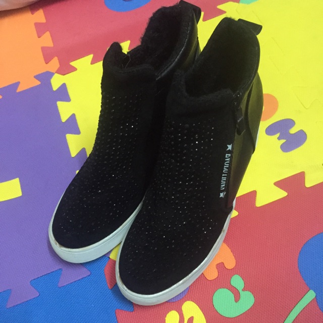 Giày cổ cao size 38