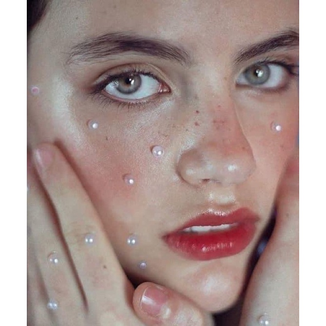 Dán đá Cho makeup