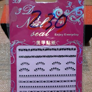 Hình dán ren trang trí móng