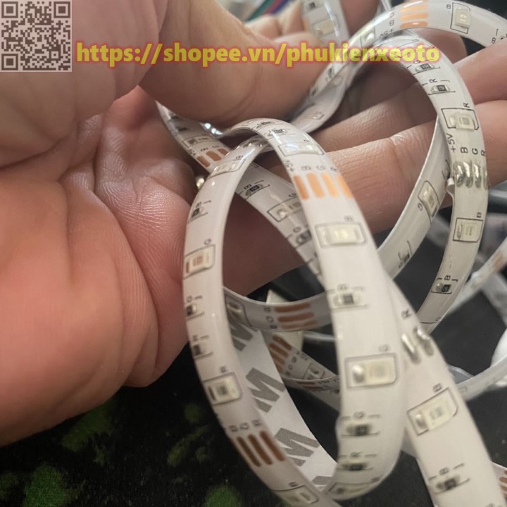 LED RGB nháy theo nhạc 16 triệu màu điều khiển bằng app điện thoại