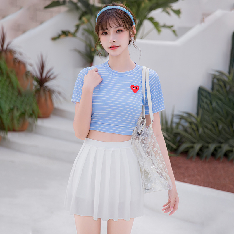 Bộ Đồ Bơi 2 Mảnh Áo Thun Tay Ngắn Kẻ Sọc + Chân Váy | BigBuy360 - bigbuy360.vn