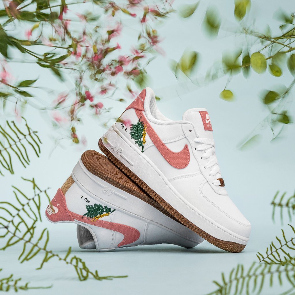 Giày thể thao nữ chính hãng Nike Air Force 1 Catechu thêu hoa