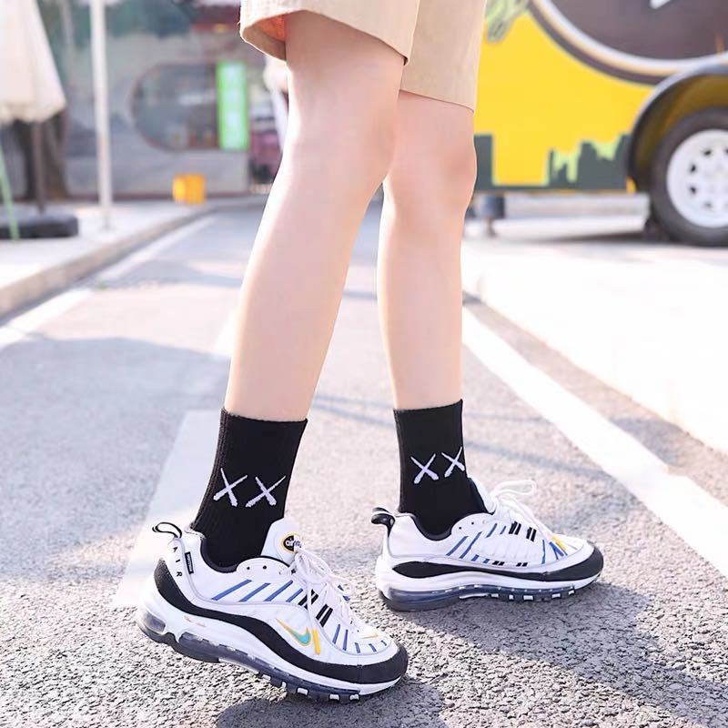 WAFNHA D149 Đen Trắng × × Vớ