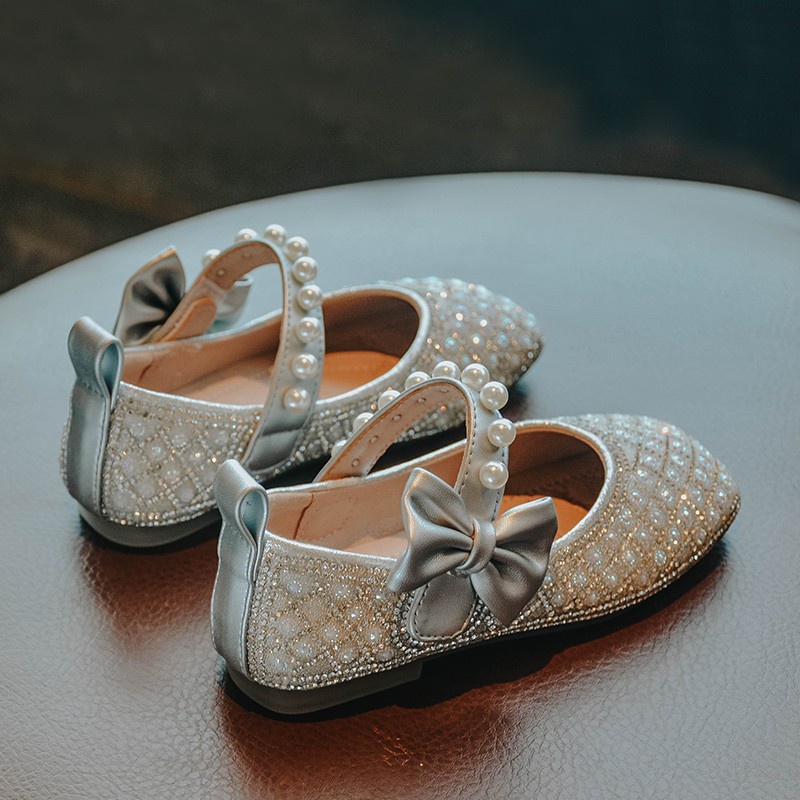 Giày bít mũi đính hạt cho bé gái 1 2 3 tuổi MINTSCLOSET Mint's Closet - GD8113