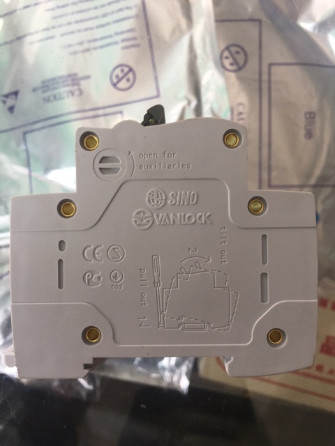 Cầu dao CB 2 tép 32A,63A SINO (PS45N)- hàng chính hãng có sẵn, ảnh shop tự chụp