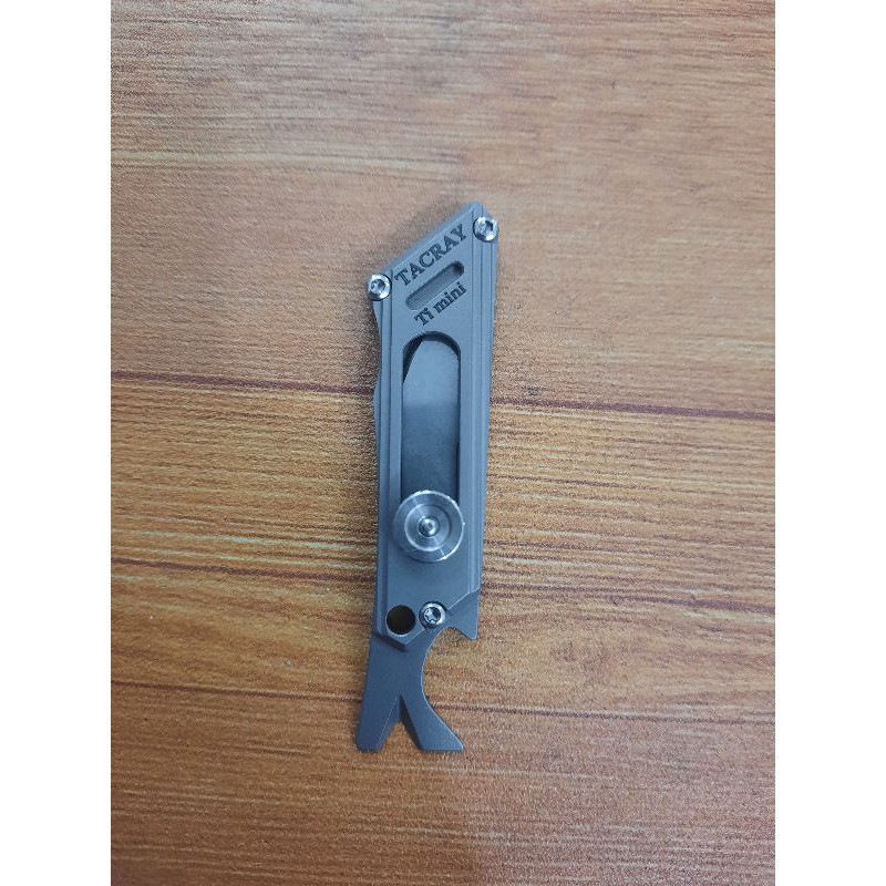 Móc khóa tacray titanuim mini ti prybar