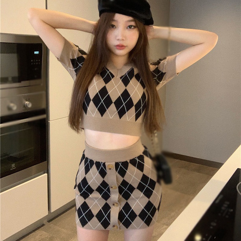 Bộ Áo Croptop Dệt Kim Ngắn Tay Cổ Chữ V + Chân Váy Eo Cao Gợi Cảm Cho Nữ