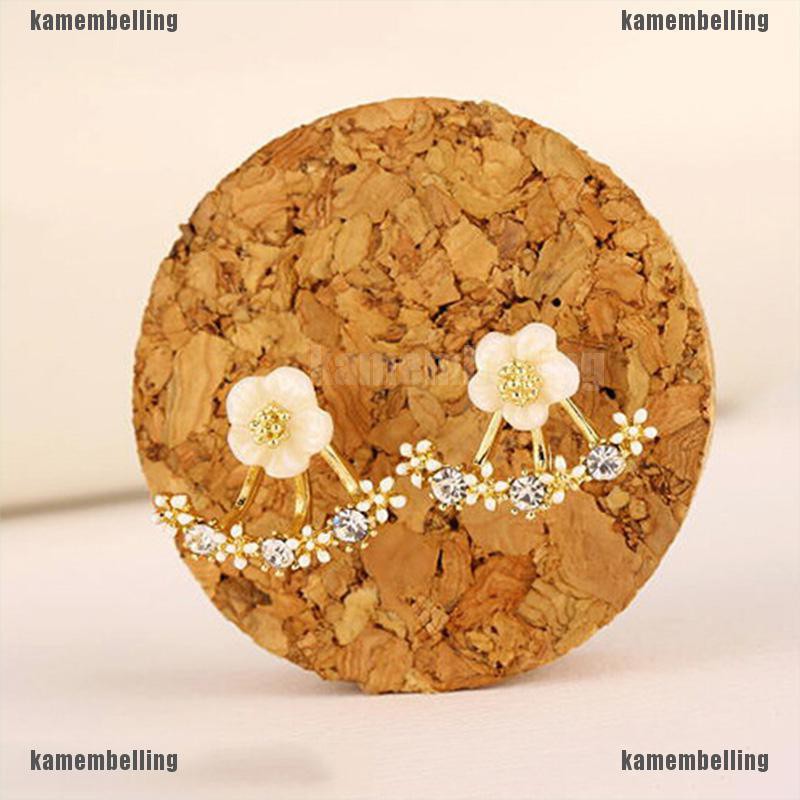 Bông Tai Hình Hoa Cúc Đính Pha Lê Dễ Thương Dành Cho Nữ