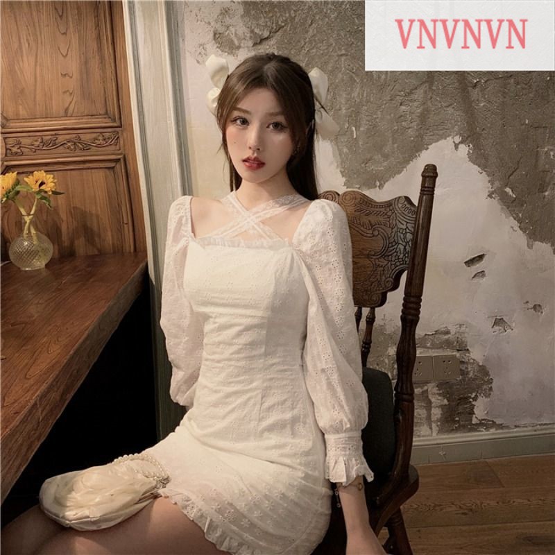 Đầm Trắng Tay Dài Phối Ren Hoa Phong Cách Retro