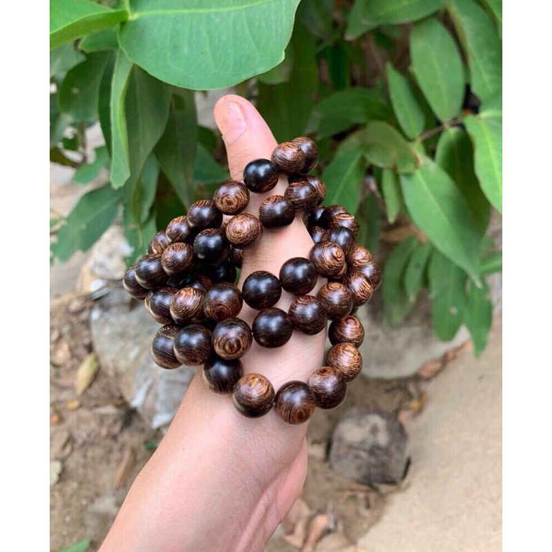 Vòng đeo tay trầm hương sánh chìm dạng tròn