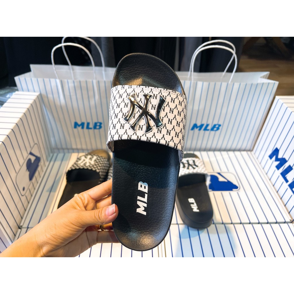 (HÀNG XUẤT XỊN) Dép M/L/B mickey ss2021 Made in KOR/E/A  Full tem tag 2 màu đen, trắng, 2 size nam &amp; nữ