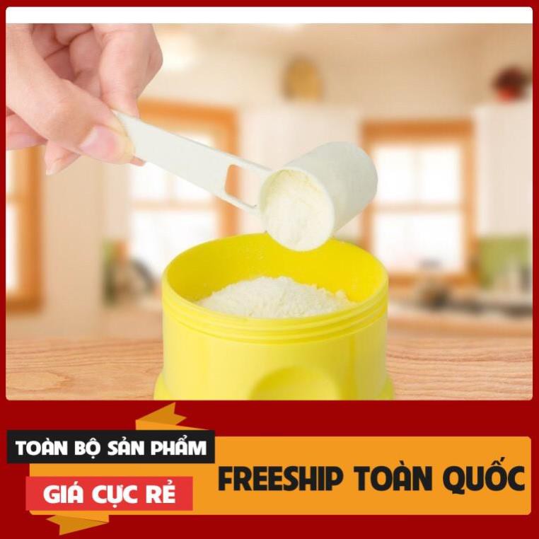 Hộp chia sữa 3 tầng tai gấu có quai