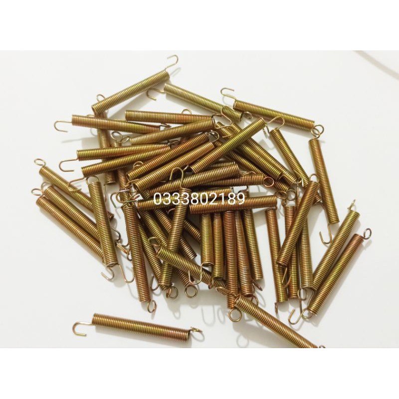 Lò xo thép dạng kéo, sợi 1mm dài 7cm.