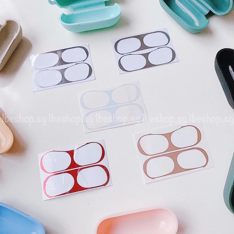 Miếng Dán Chống Bẩn Bảo Vệ Tai nghe không dây Airpods Pro/ Pro 2 2022 Chất Liệu Kim Loại Metal Chống Trầy Bên Trong