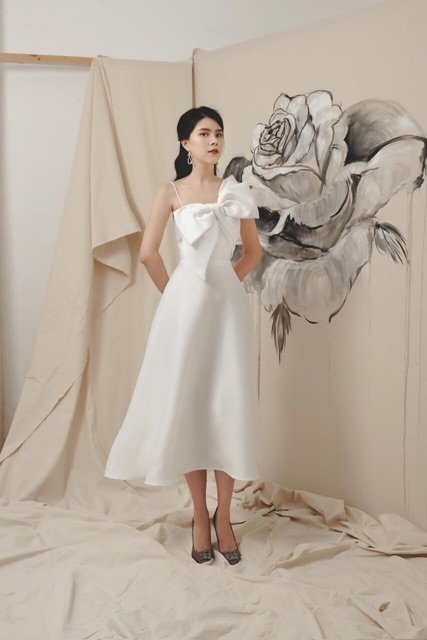 Đầm dây phối nơ